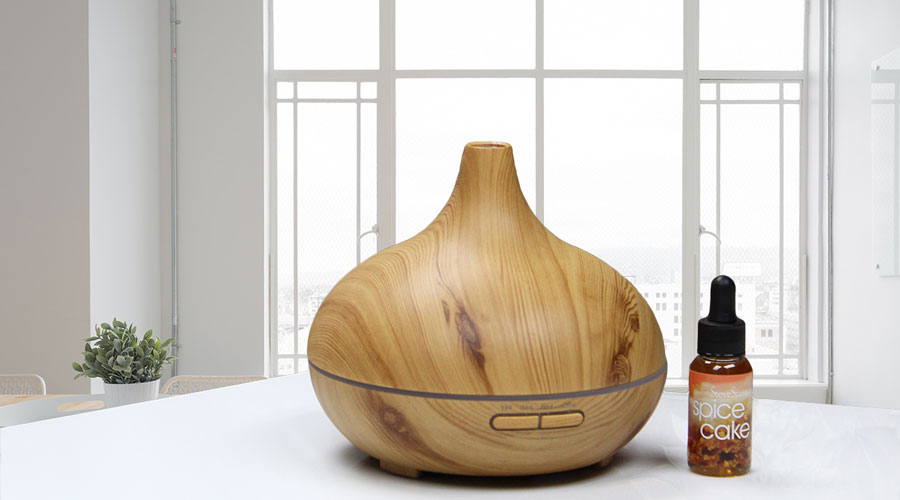 A few drops into a diffuser will fill your room with
an appealing aroma. Spice cake stovescent beside a diffuser